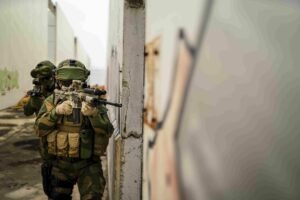Shallow Focus Group Special Force Soldiers Investigating Abandoned Area2
